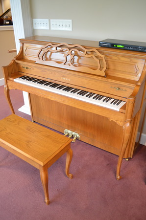 1996 Yamaha Country Manor Oak Disklavier - Upright - Console Pianos